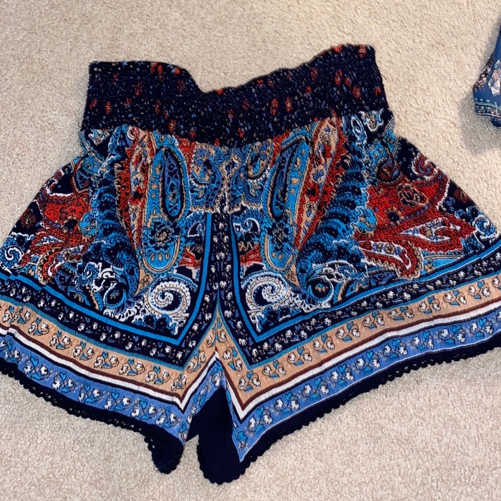 American Threads Pattern Shorts - image 1